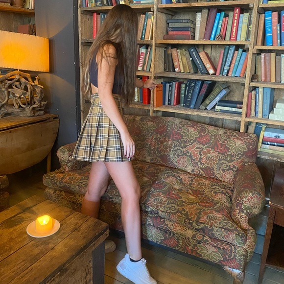 Meet your Posher, Alanna - Picture 2 of 3